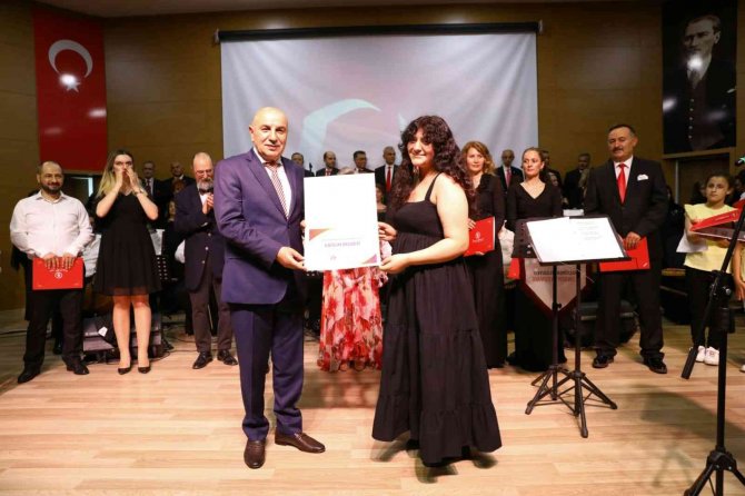 Keçiören Belediyesi Konservatuarı’nda Mezuniyet Coşkusu