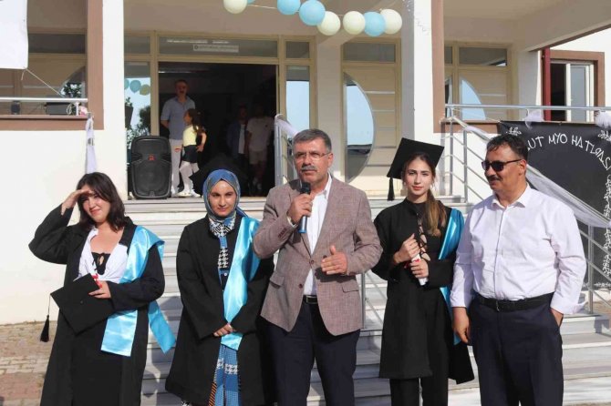 Okul Birincisini İşe Aldı