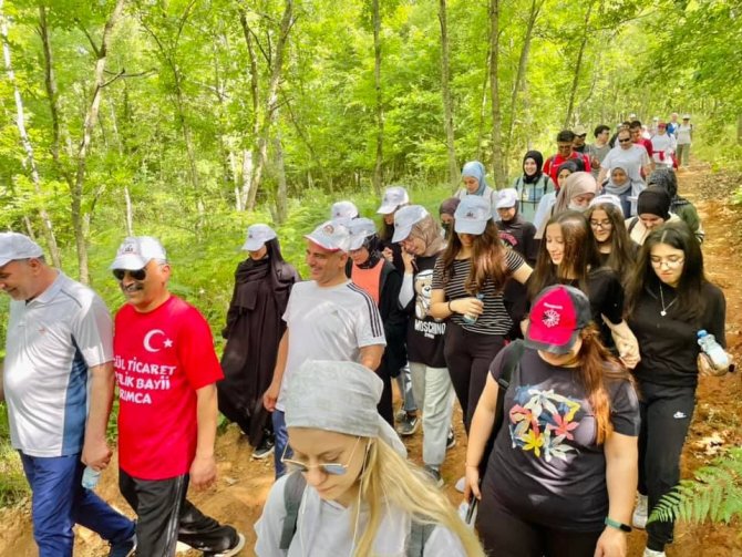 Körfez’de Temiz Çevre Yürüyüşü