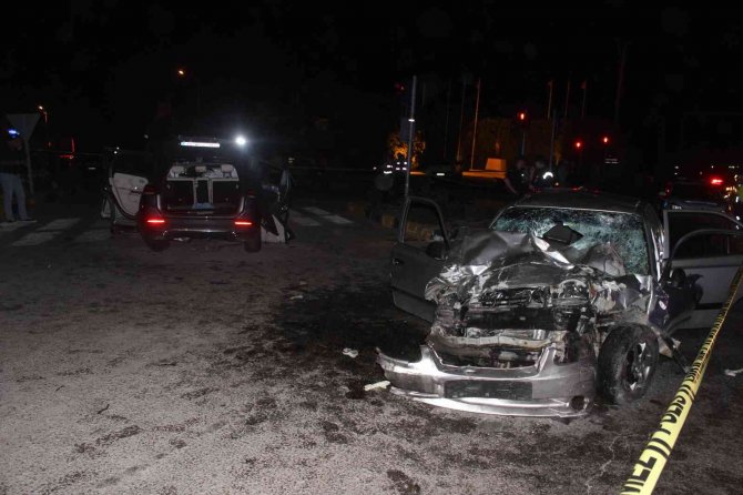Manisa’da Otomobillerin Çarpıştığı Kazada Ölü Sayısı 2’ye Yükseldi