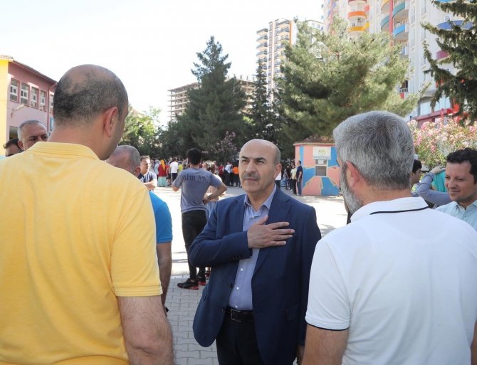 Vali Demirtaş, Lgs’ye Giren Öğrencilere Başarılar Diledi