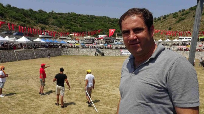 Milas’ta Boğa Güreşleri Nefes Kesti