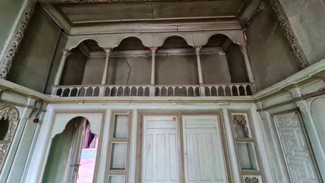 Tarihi Arpaz Kalesi Restore Edileceği Günleri Bekliyor