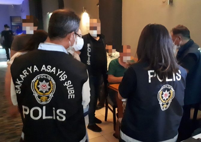 Sakarya’da Alkollü Eğlence Mekanlarına Denetim: 177 Kişi Sorgulandı