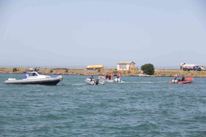 Dalgıçlar Denizden Atık Topladı