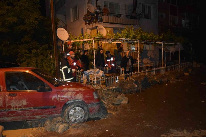 Burdur’da Sağanak Yağış Nedeniyle 30 Evi Su Bastı: 1 Ölü, 3 Yaralı
