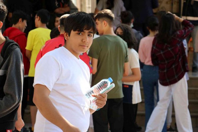 Sivas’ta Veli Ve Öğrencilerin Lgs Heyecanı