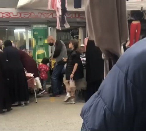 Sultanbeyli’de Pazarda Cüzdan Çaldı, Ekipler Tarafından Suçüstü Yakalandı