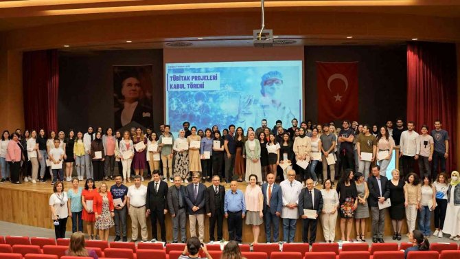 Atlas Üniversitesi Öğrencilerinin Tübi̇tak Başarısı