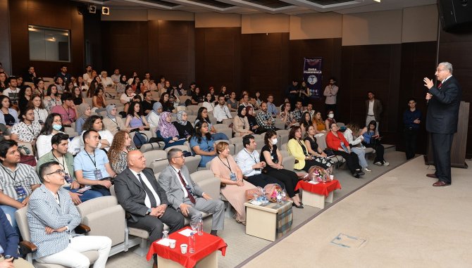 Duayen Beyin Cerrahı, Paü’nün Konuğu Oldu