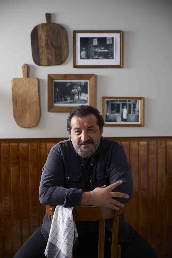Ünlü Şef Mehmet Yalçınkaya’nın Yeni Kitabı ’Esnaf’ Tanıtıldı