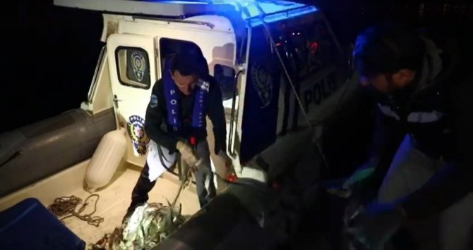 Van’da 350 Kilo Kaçak Avlanmış İnci Kefali Ele Geçirildi