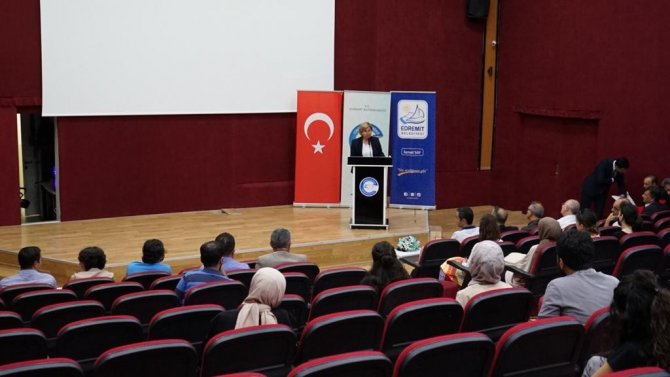 Akademisyenler Öğretmen Ve Yöneticilerle Bir Araya Geldi