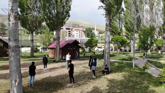 Yaz Mevsiminin Gelmesiyle Birlikte Bayburt’ta Piknik Alanları Doldu Taştı