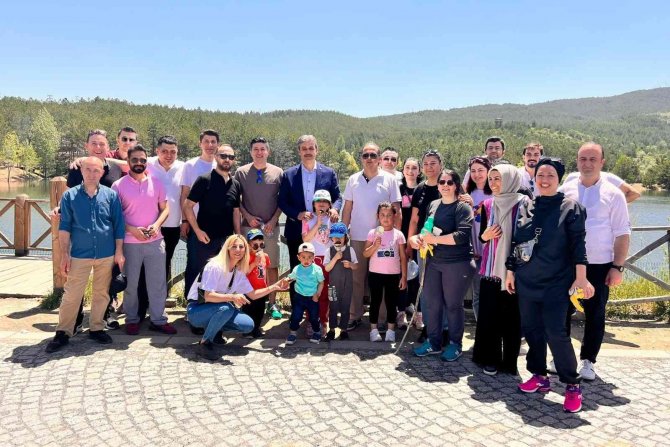 Sağlık Çalışanları, Çamlık Milli Parkı’nda Çevre Temizliği Yaptı