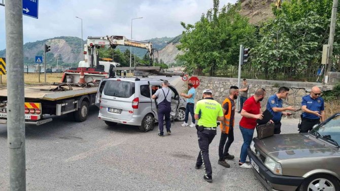 Zonguldak’ta Trafik Kazası: 5 Yaralı