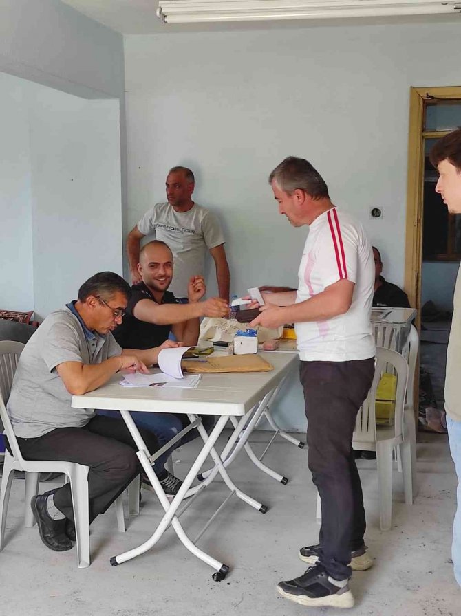 Akyamaç Köyünün Muhtarını Engin Makaracı Oldu