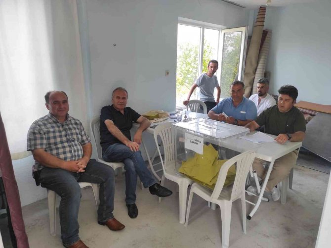 Akyamaç Köyü Yeni Muhtarını Seçiyor