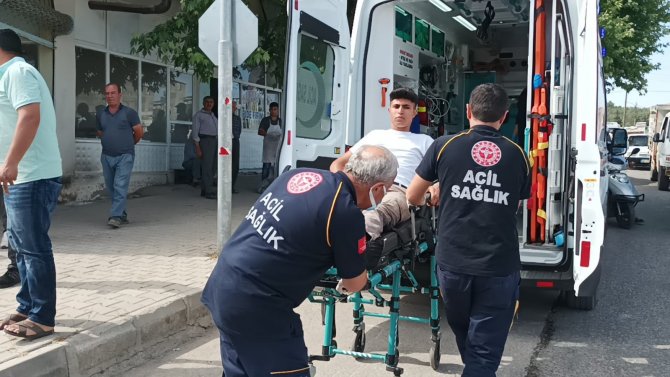Motosiklet İle Otomobil Çarpıştı: 1 Yaralı