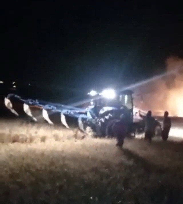 Arpa Ve Buğdaylar Yangında Küle Döndü