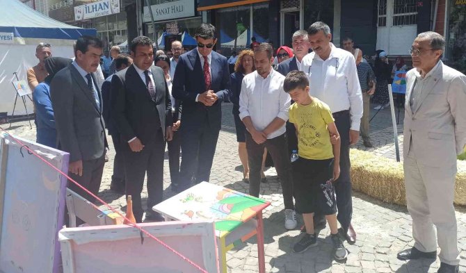 Gölbaşı Halk Eğitim Merkezi Yılsonu Sergisi Açıldı