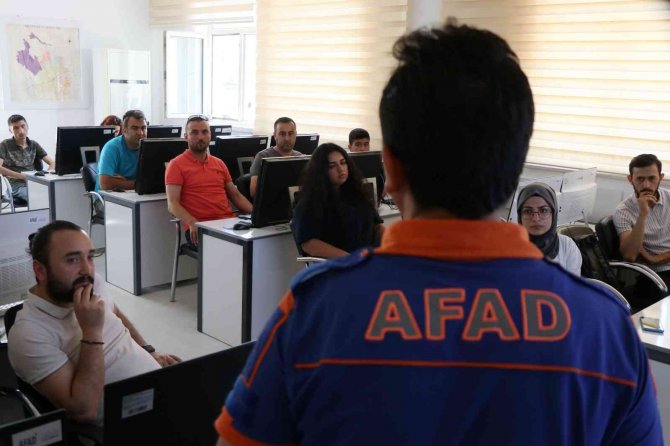Afad’tan 140 Gönüllüye Temel Eğitim