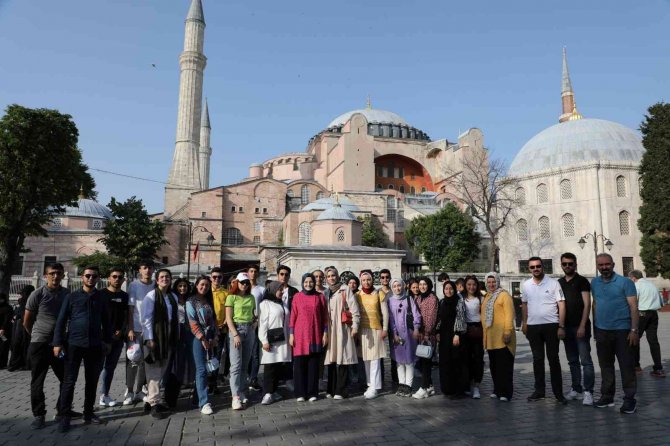 Akyurtlu Gençler İ̇stanbul’da