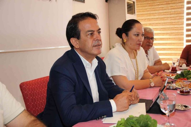 "Her 100 Dolarlık Yaş Sebze İhracatının 44 Doları Antalya’dan"