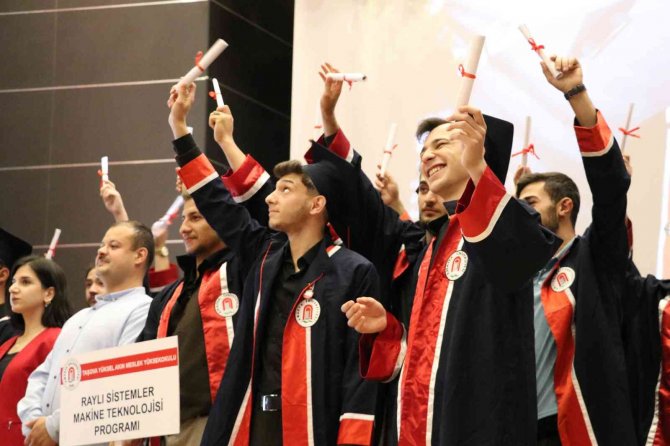 Taşova Myo’da Mezuniyet Heyecanı