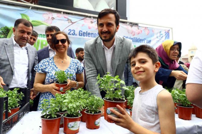 Bağcılar’ı Fesleğen Kokusu Sardı