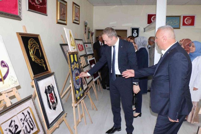 Kaymakamı Muhammed İ̇kbal Yelek, Yılsonu Sergisine Katıldı