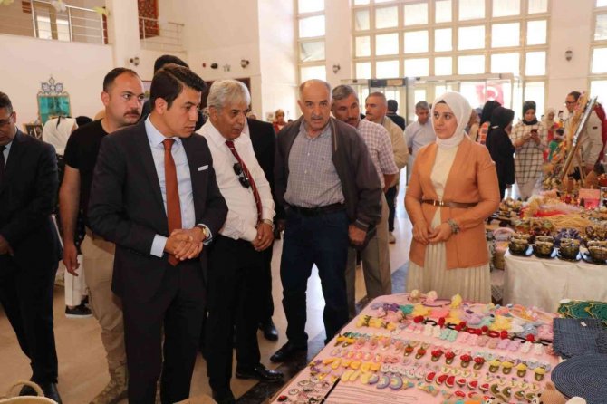 Ahlat Hem’den Yılsonu Sergisi