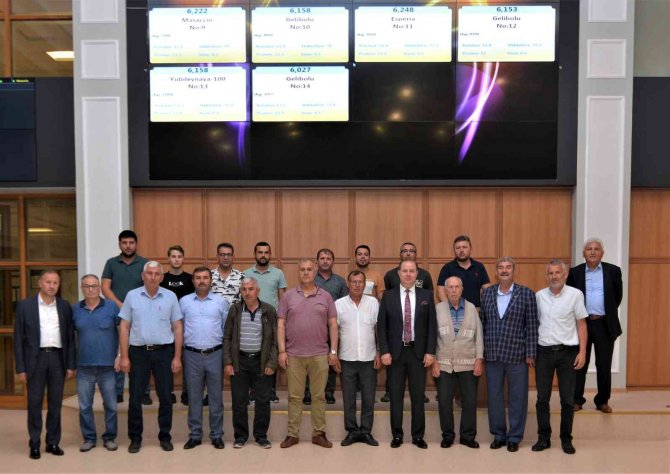 Edirne’de Mevsimin İlk Arpa Hasadı 6,217 Tl’den Alıcı Buldu