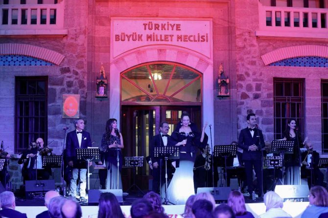Ankara Devlet Klasik Türk Müziği Korosu, Cumhuriyet Müzesi’nde Konser Verdi