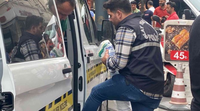 Kağıthane’de Şüpheli Çantanın İçinden El Bombası Çıktı: Bomba İmha Uzmanları Etkisiz Hale Getirdi