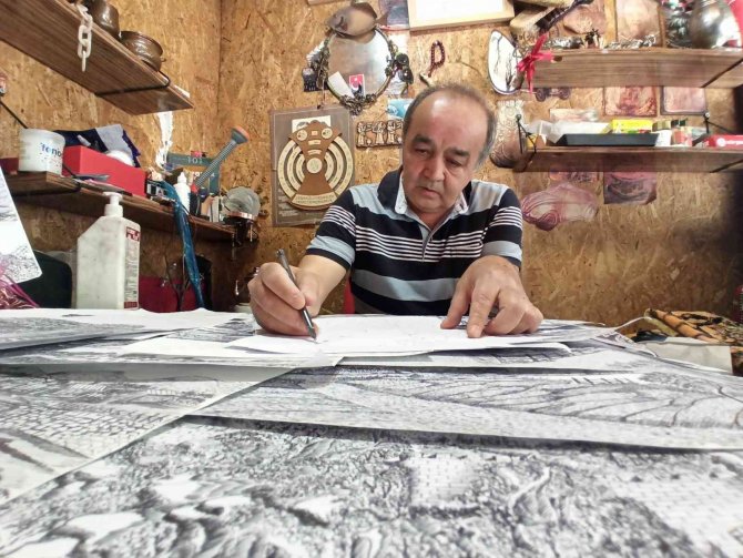 Hiçbir Eğitim Almadan Çizdiği Resimlerle Dikkat Çekiyor