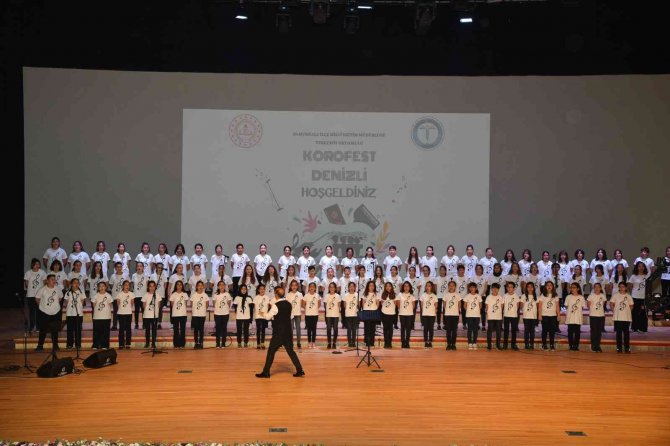 Okul Koroları Hünerlerini Sahneledi