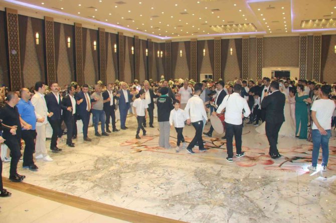 Metina Aşireti Düğününe Yoğun Katılım