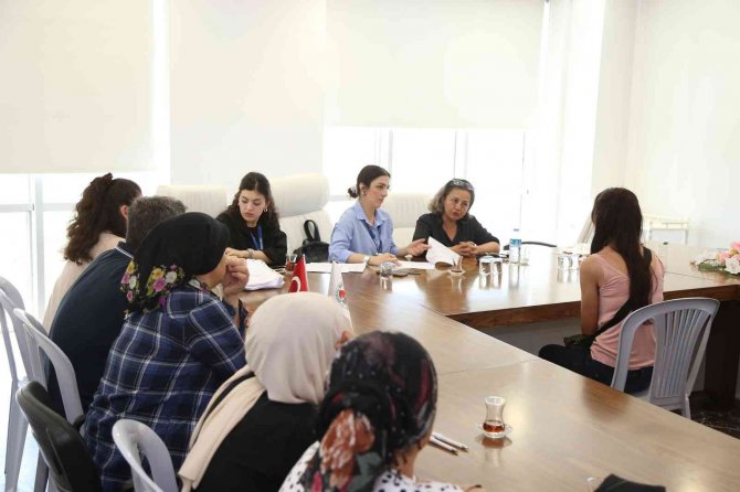 Döşemealtı Belediyesi’nin ‘Kariyer Ofisi’ İstihdam Sağlıyor