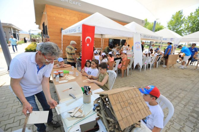 Selçuk’ta Atıklar Kuş Evi Oldu
