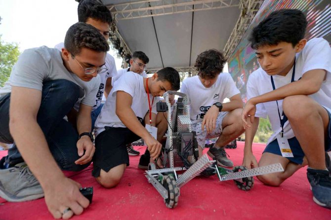 Vex Robotik Turnuvasının Son Etkinliği Mersin’de Yapıldı
