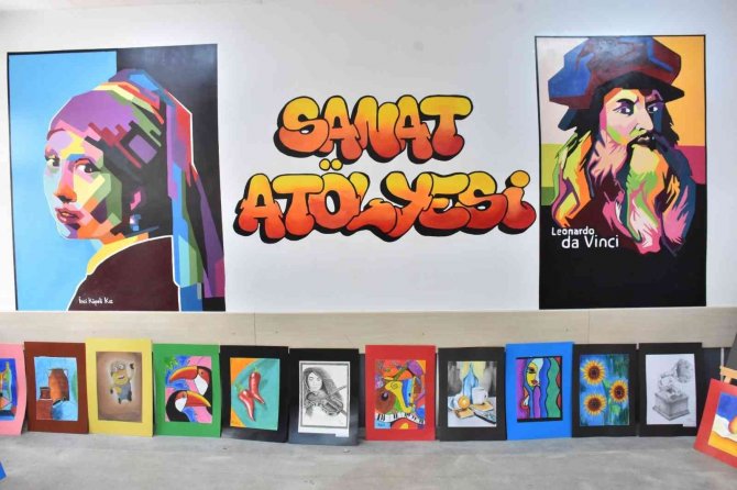 Öğrenciler, Resimlerini Sergiledi