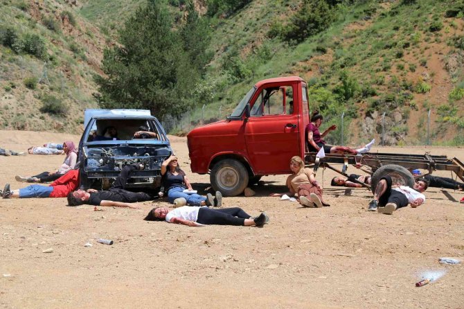 Geleceğin Sağlıkçılarından Gerçeğini Aratmayan Tatbikat