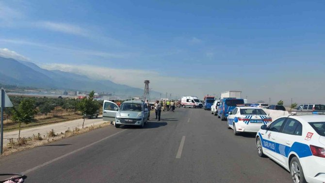 Hatay’da Saman Yangını Zincirlemeye Kazaya Neden Oldu: 10 Yaralı
