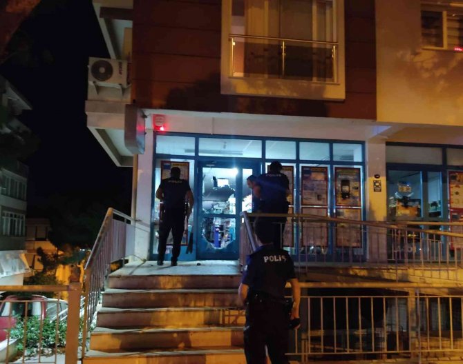 İ̇zmir Polisi Hırsızlara Göz Açtırmıyor