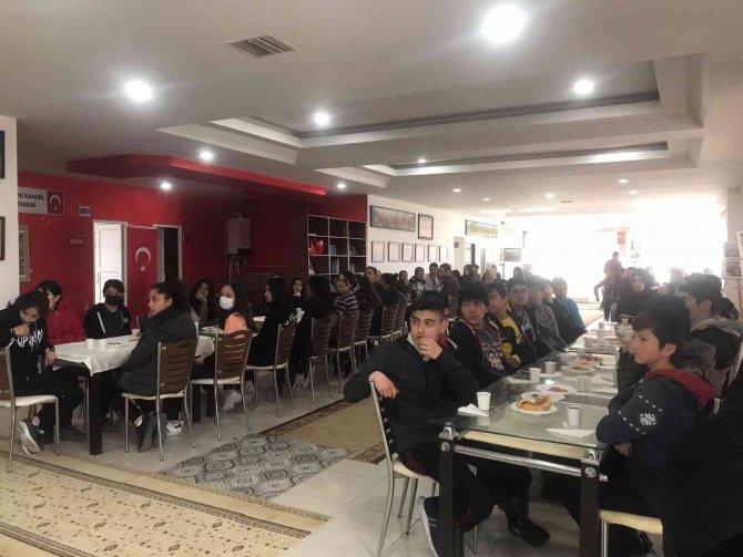Kars’ta “Geçmişi Kitaplardan Değil, Yaşayanlardan Öğren” Etkinliği
