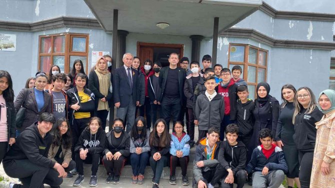 Kars’ta “Geçmişi Kitaplardan Değil, Yaşayanlardan Öğren” Etkinliği