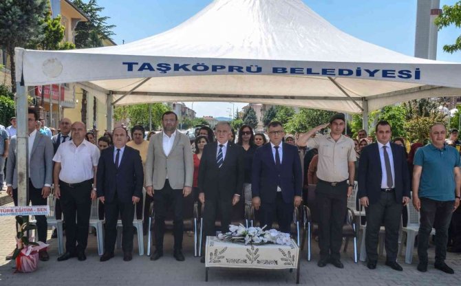 Taşköprü Halk Eğitim Merkezinde Yıl Sonu Sergisi