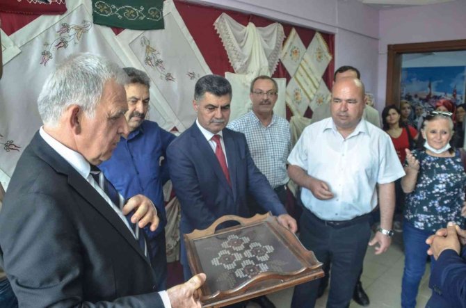 Taşköprü Halk Eğitim Merkezinde Yıl Sonu Sergisi