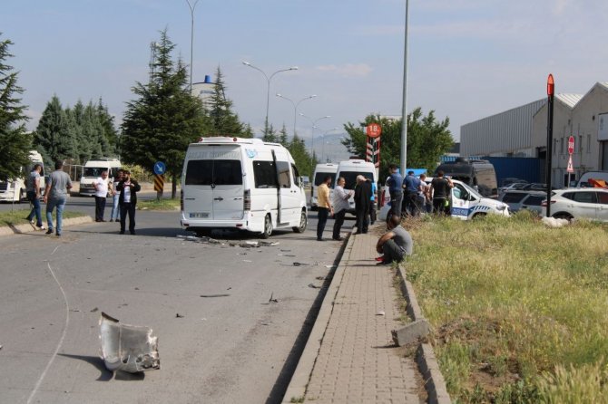 İ̇şçi Servisleri Çarpıştı: 7 Yaralı